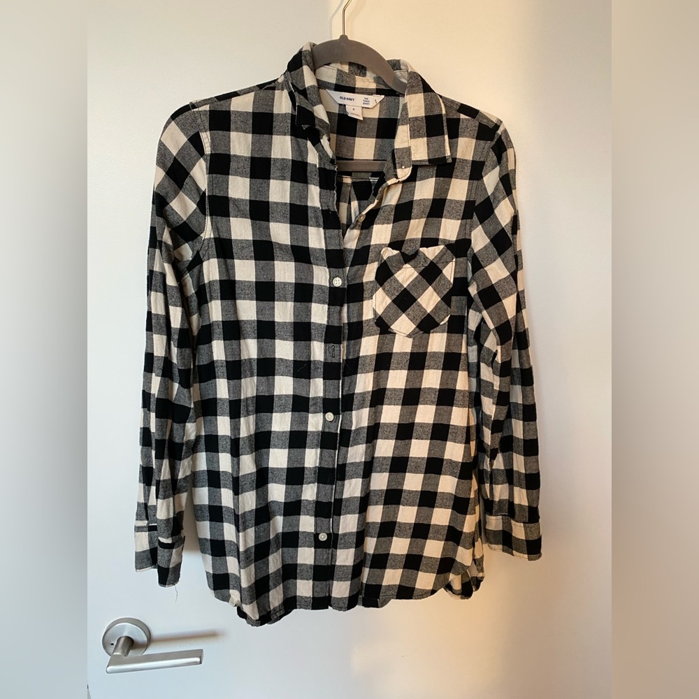 Old navy black and cream flannel shirt